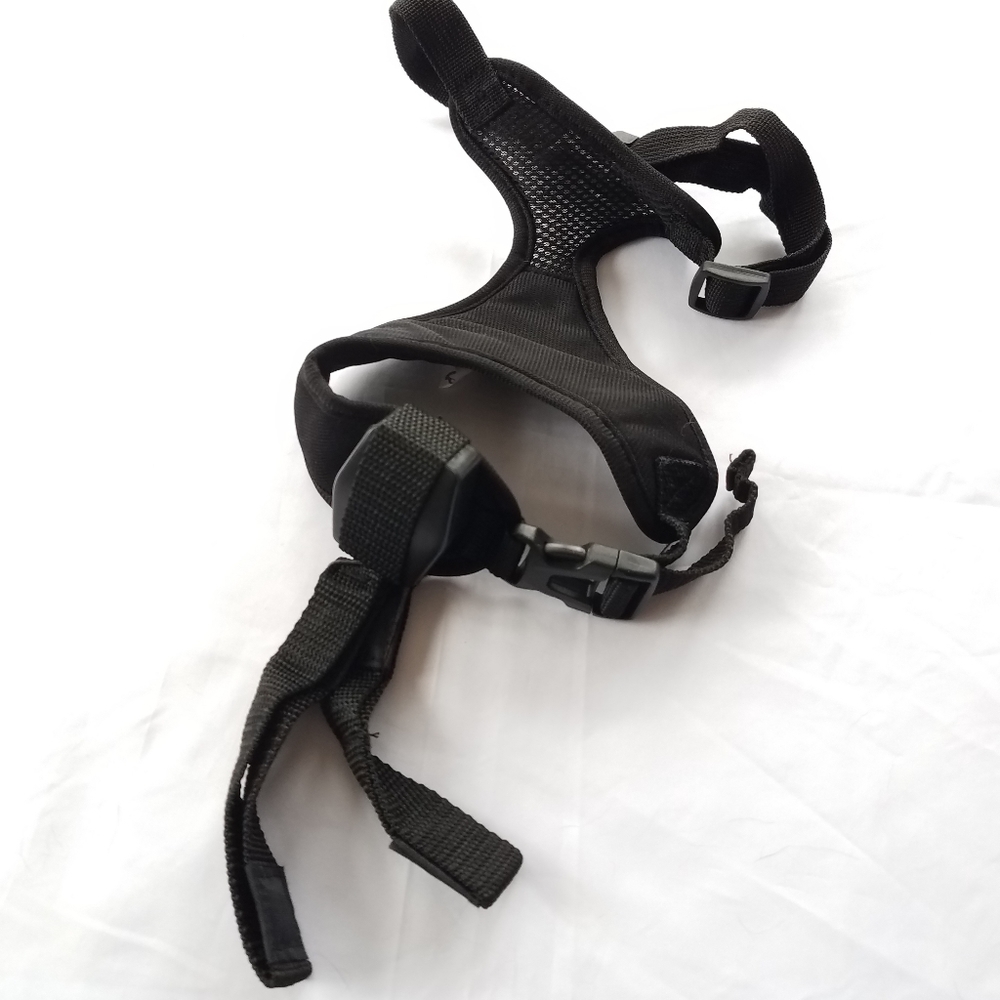 Dog harnes with retractable leash